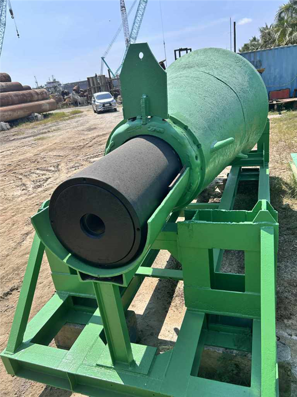 Allis Chalmers-kobe Steel 54" X 74" Superior Gyratory Crusher)